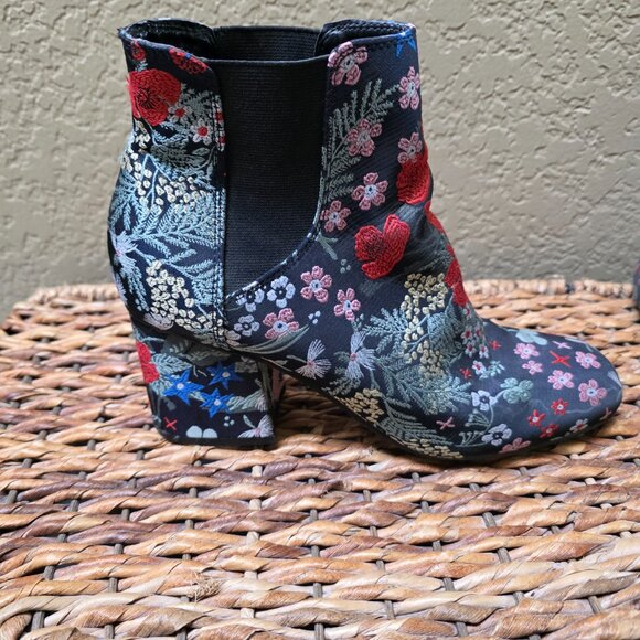 Indigo Rd. - Picture 6 of 8